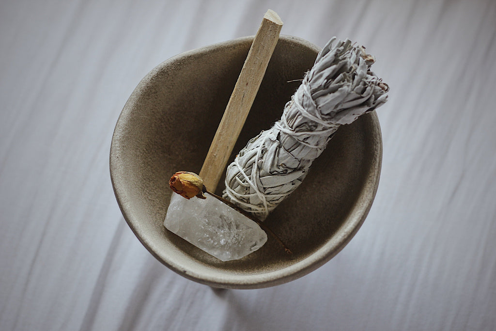 Palo Santo vs Sage: Which is better for purifying your space? - Maxwell's Mystic Market